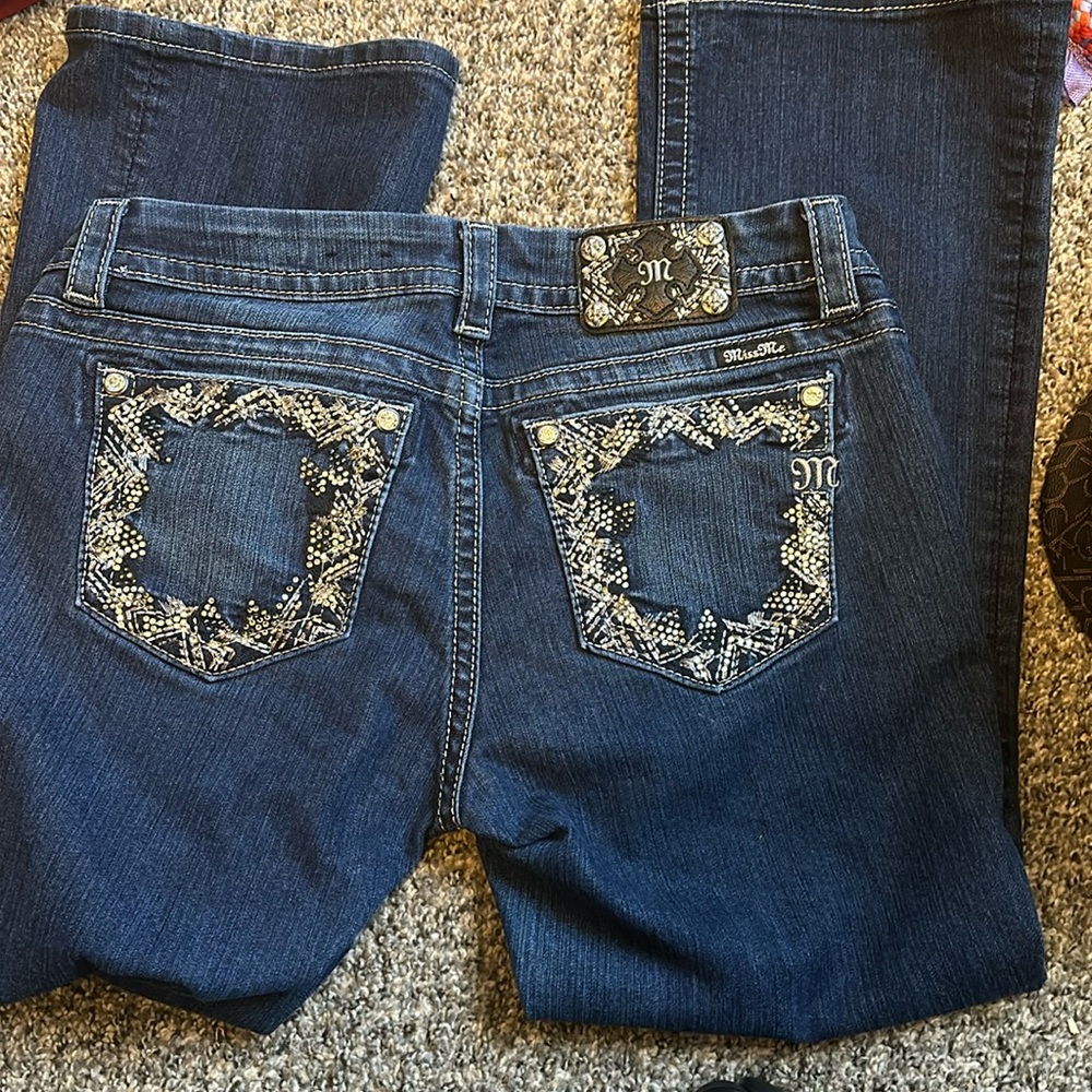 Like Brand New Miss Me Jeans- Mid Rise Easy boot. No signs of wear and tear.